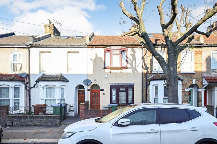 Terraced House For Sale In Glenferrie Road, St.Albans, AL1