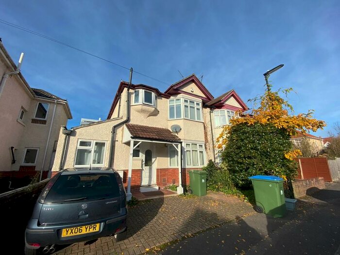 7 Bedroom Semi-Detached House To Rent In Student Property - Merton Road, SO17