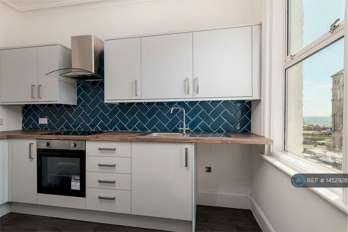 2 Bedroom Flat To Rent In Sandringham Court, Broadstairs, CT10