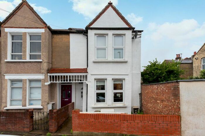 4 Bedroom Detached House To Rent In Pevensey Road, Tooting, SW17