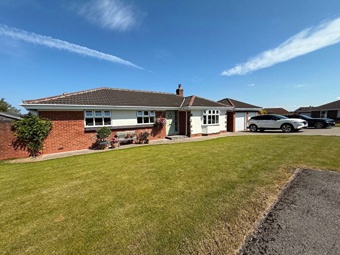 3 Bedroom Bungalow For Sale In Alnwick Close, Chester Le Street, DH2