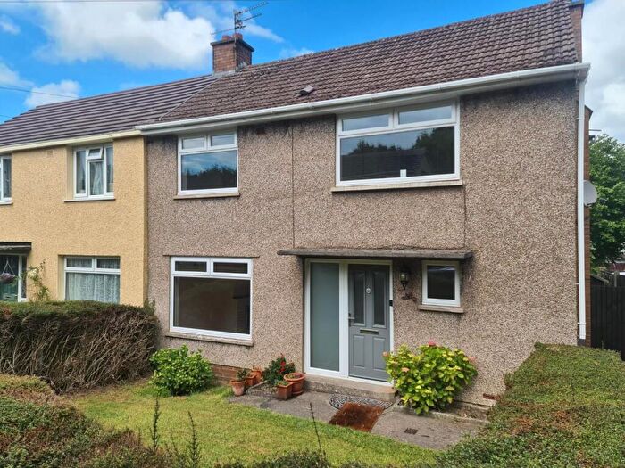 3 Bedroom Semi Detached House To Rent In Castle Avenue, Penarth, CF64
