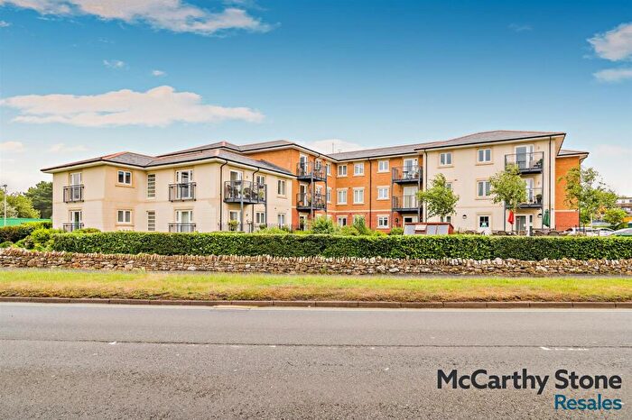 2 Bedroom Apartment For Sale In Gordon Court, Flood Lane, Bridport, DT6