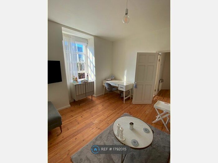 1 Bedroom Flat To Rent In Taplow House, London, E2