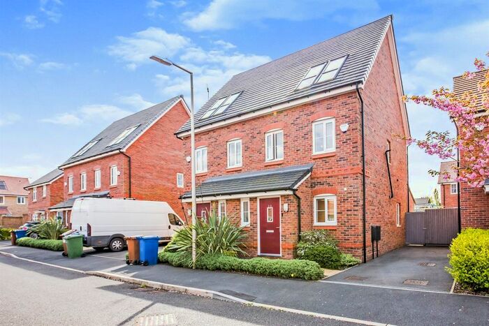 3 Bedroom Property To Rent In Brigadier Road, Brinnington, Stockport, SK5