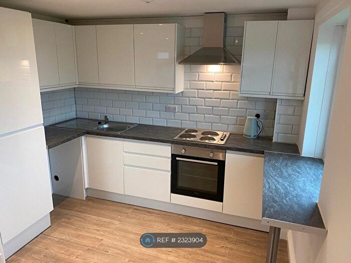 2 Bedroom Maisonette To Rent In Potternewton Court Chapel Allerton, Leeds, LS7