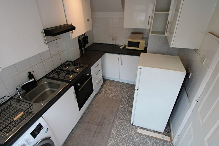 3 Bedroom End Of Terrace House To Rent In Avenue Road, South Norwood, SE25