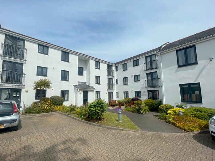 2 Bedroom Flat For Sale In