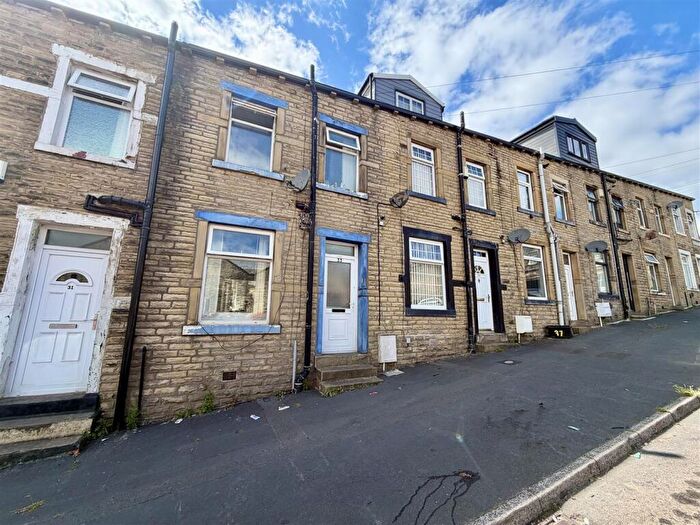 House For Sale In Wainhouse Road, Halifax, HX1