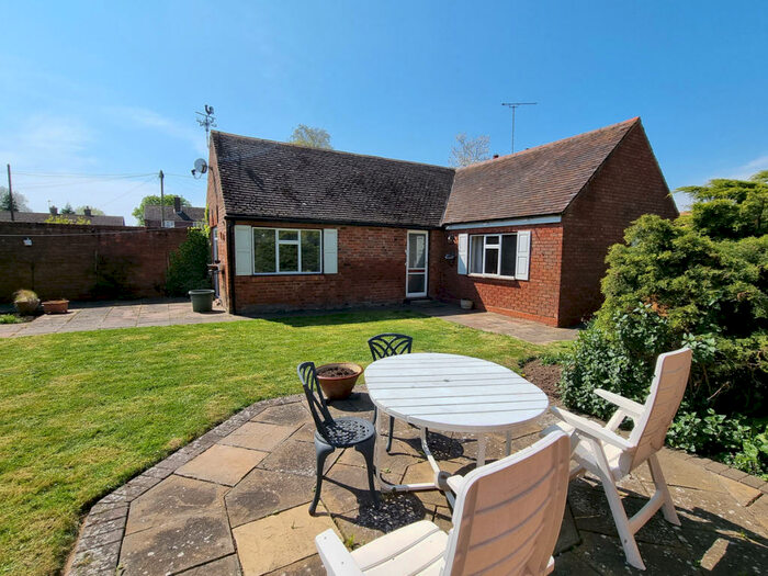 3 Bedroom Barn Conversion For Sale In Ufton Fields, Leamington Spa, CV33