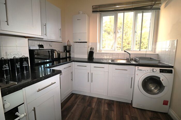 1 Bedroom Flat To Rent In Downham Way, Bromley, BR1