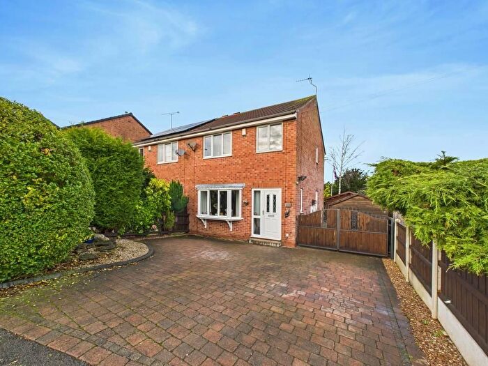 3 Bedroom Semi Detached House For Sale In Bexhill Close, Pontefract, WF8