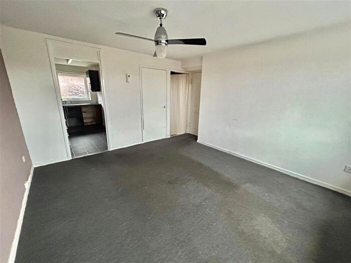 1 Bedroom Flat To Rent In Lavender Walk, Nottingham, NG3