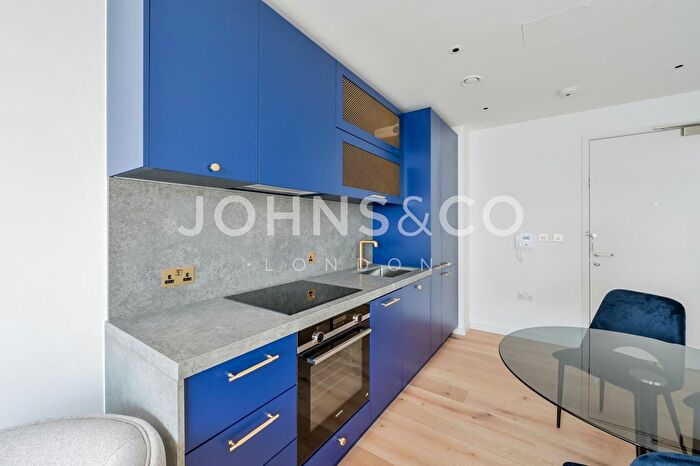 Studio To Rent In Douglass Tower, Goodluck Hope, London, E14