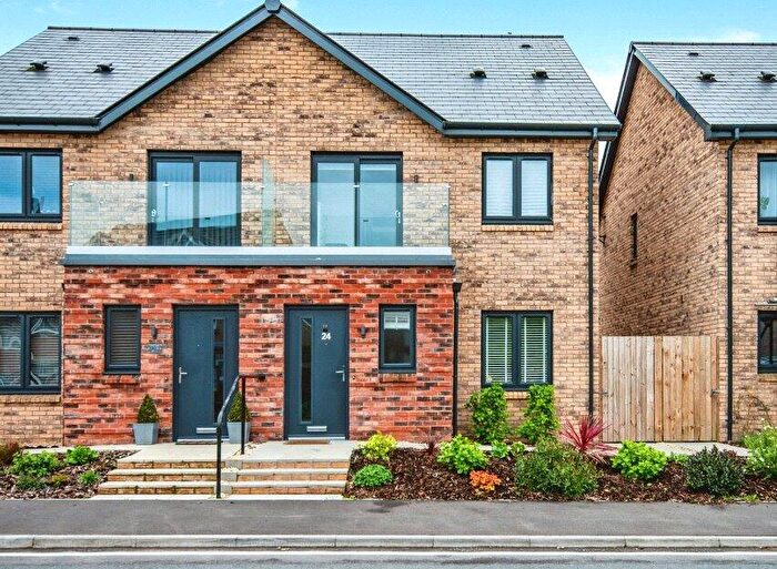 3 Bedroom Semi-Detached House For Sale In Gerddi Gwenllian, Mynyddygarreg, Kidwelly, Carmarthenshire, SA17