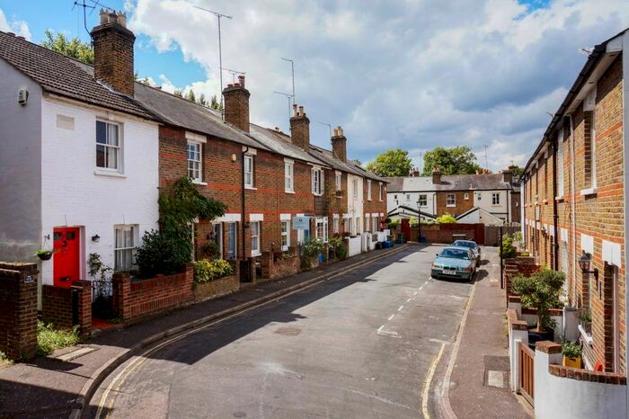 2 Bedroom Cottage To Rent In Audley Road, Richmond, TW10