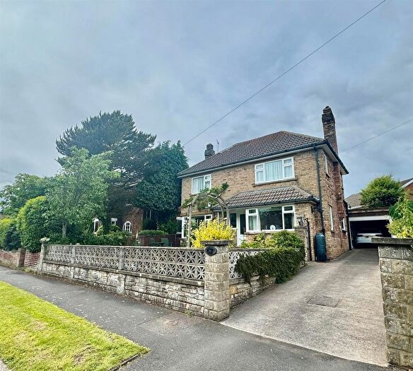 3 Bedroom Detached House For Sale In Lady Ediths Avenue, Scarborough, YO12
