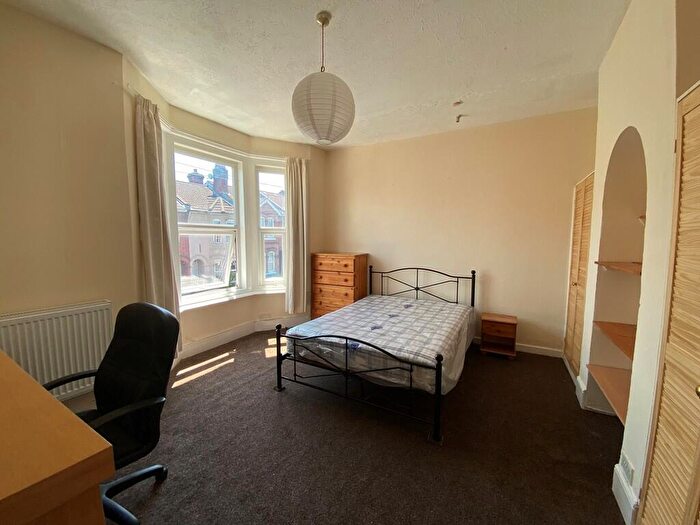 3 Bedroom Terraced House To Rent In Livingstone Road, Southampton, SO14