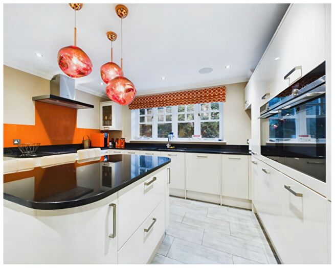 5 Bedroom Detached House For Sale In Bridge Road, Bursledon, Southampton, SO31