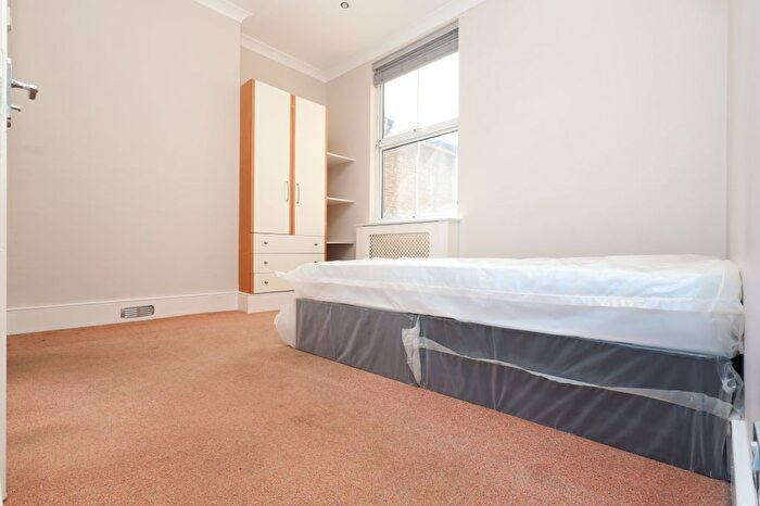 Studio To Rent In Tierney Road, London, SW2