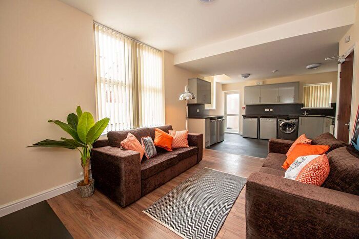6 Bedroom Terraced House To Rent In Adelaide Road, Kensington, Liverpool, L7