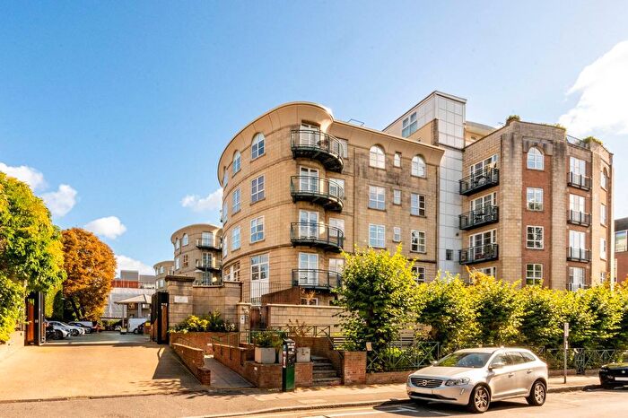 2 Bedroom Flat For Sale In Worple Road, Wimbledon, London, SW19