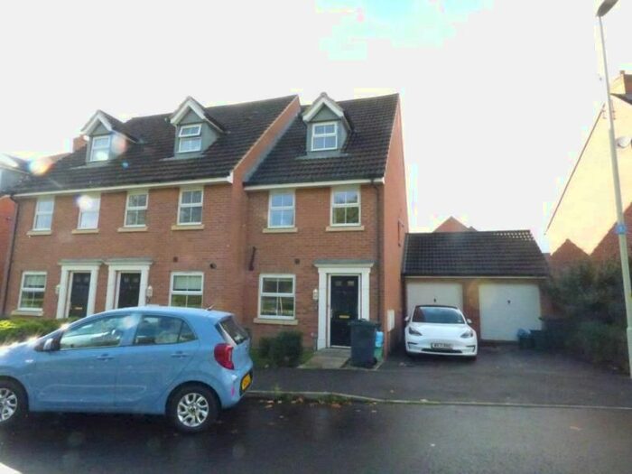 3 Bedroom Town House To Rent In Goose Bay Drive Kingsway, Quedgeley, Gloucester, GL2