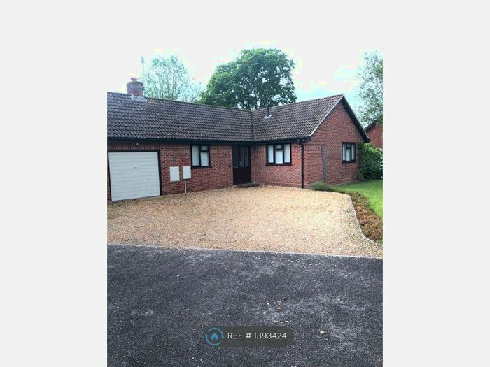 3 Bedroom Bungalow To Rent In Langley Garden, Fordingbridge, SP6