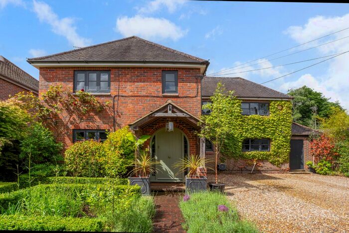 5 Bedroom Detached House For Sale In Drift Road, Whitehill, GU35