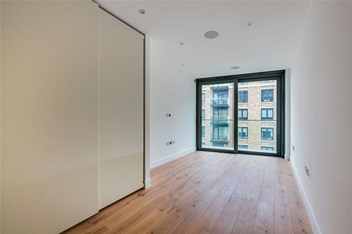 3 Bedroom Flat To Rent In Goldhurst House, Distillery Wharf, W6
