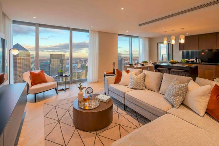 3 Bedroom Flat For Sale In Landmark Pinnacle, Canary Wharf, E14
