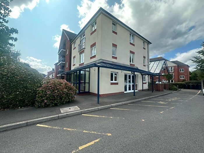 1 Bedroom Flat To Rent In Stour Road, Christchurch, BH23