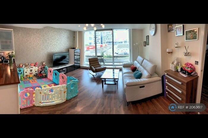 2 Bedroom Flat To Rent In Basin Approach, London, E16