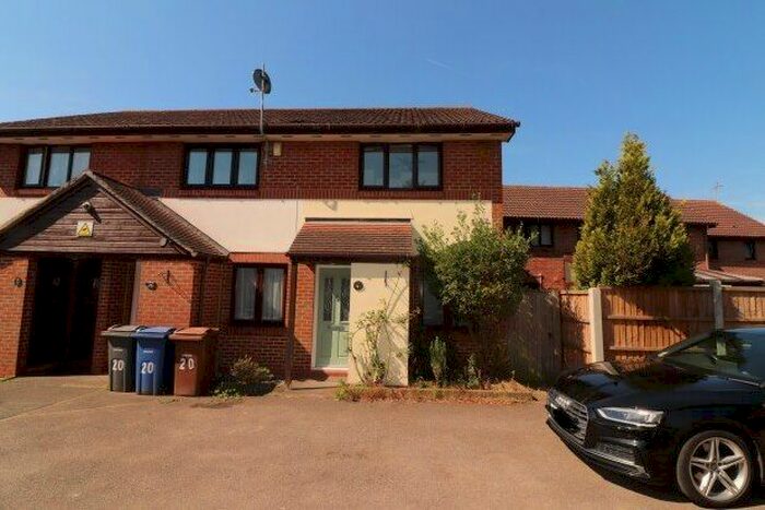 2 Bedroom Property To Rent In Brevet Close, Purfleet, RM19