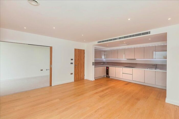 3 Bedroom Flat To Rent In Holland Park Avenue, London, W11