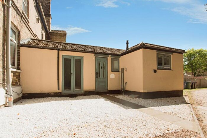 1 Bedroom Maisonette For Sale In Ermine Street, Huntingdon, Cambridgeshire, PE29