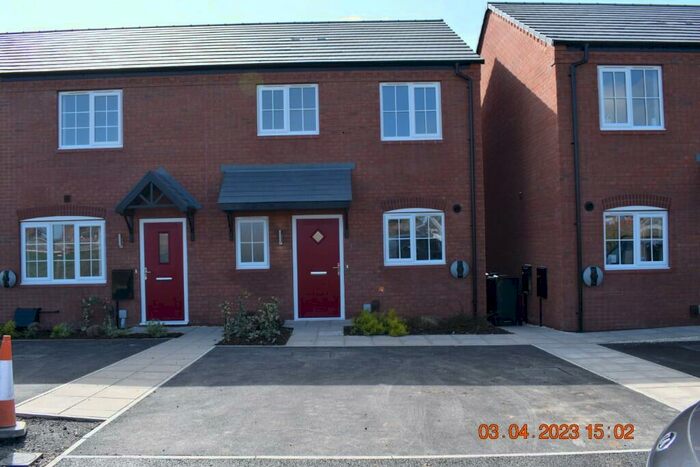 3 Bedroom End Of Terrace House To Rent In Midsummer Road, Nuneaton, Warwickshire, CV11