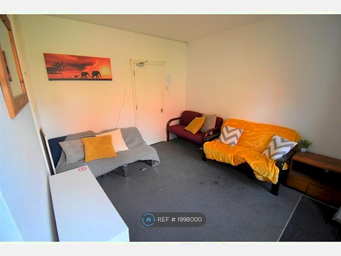 5 Bedroom Terraced House To Rent In Addington Road, Reading, RG1