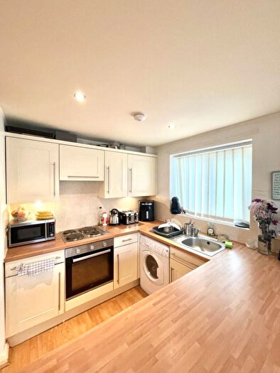 2 Bedroom Flat To Rent In Bedroom Apartment Walkden Available Now, M28