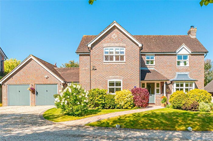 4 Bedroom Detached House For Sale In Basingstoke Road, Kingsclere, Newbury, Hampshire, RG20