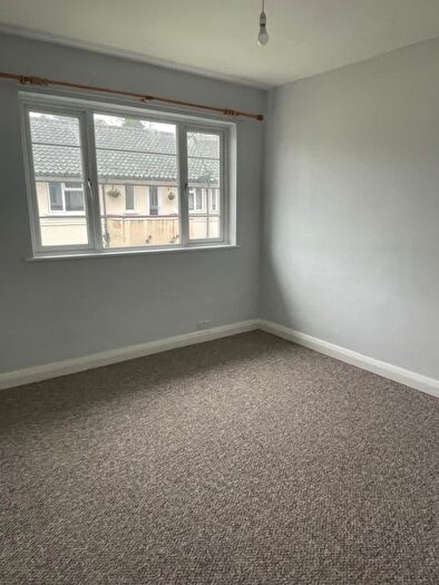 2 Bedroom Flat To Rent In Florida Court, Station Approach, Staines, TW18