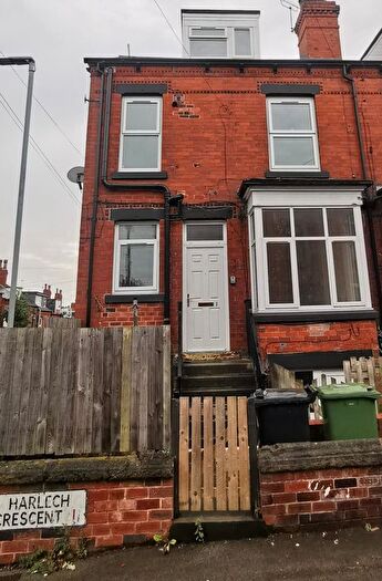 2 Bedroom Semi-Detached House To Rent In Harlech Crescent, Beeston, Leeds, LS11