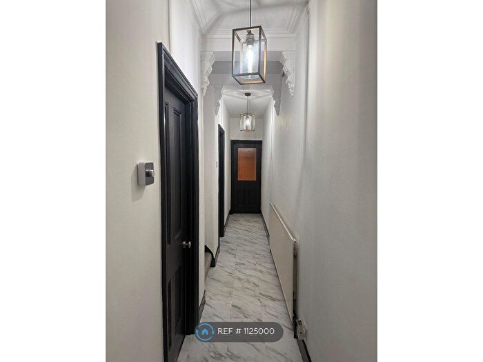 2 Bedroom End Of Terrace House To Rent In Alexandra Road, Croydon, CR0