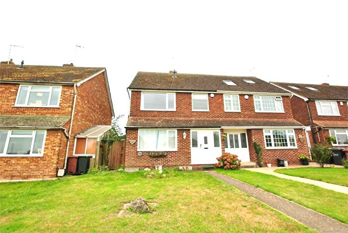 3 Bedroom Semi-Detached House For Sale In Lower Higham Road Chalk, Gravesend, DA12