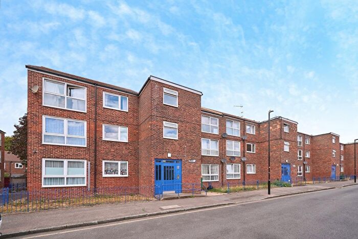 1 Bedroom Flat For Sale In Grant Street, London, E13