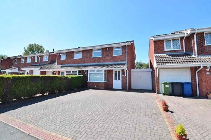 3 Bedroom Semi-Detached House To Rent In Standedge, Wilnecote, B77