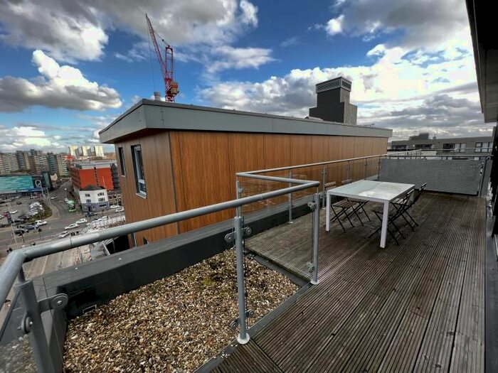 2 Bedroom Flat To Rent In Skinner Lane, Leeds, LS7