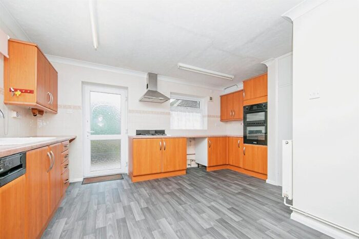 2 Bedroom Semi-Detached Bungalow For Sale In Gleneagles Drive, Ipswich, IP4