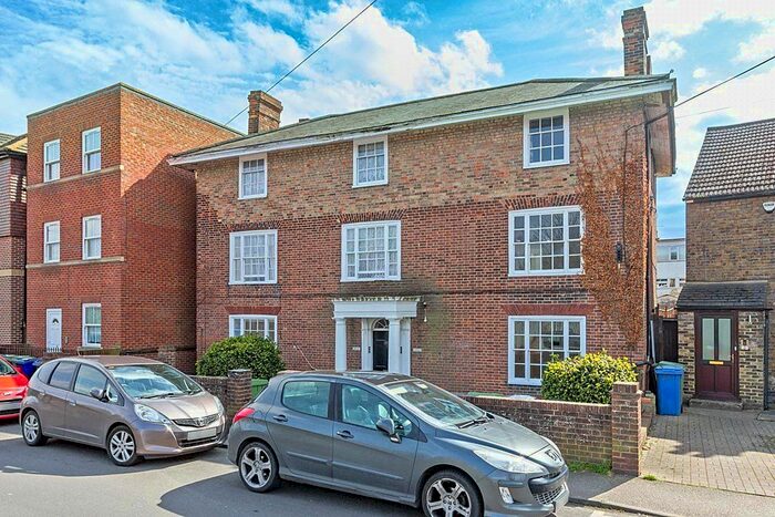 1 Bedroom Flat To Rent In Murston House, Tonge Road, Sittingbourne, Kent, ME10