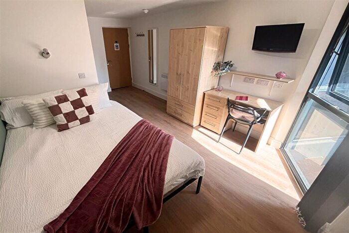 1 Bedroom Apartment To Rent In Bedroom Double Bed One-Bedroom Apartment In Atrium (St Andrews Place), L1